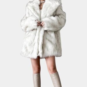 Vintage Y2K White Faux Fur Teddy Bear Style Fluffy Coat Jacket Size M